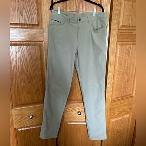 Lululemon ABC khaki men’s pants